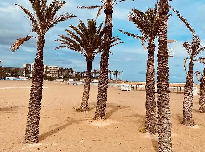 Schoene Mit Pool Und Terrasse. * Denia