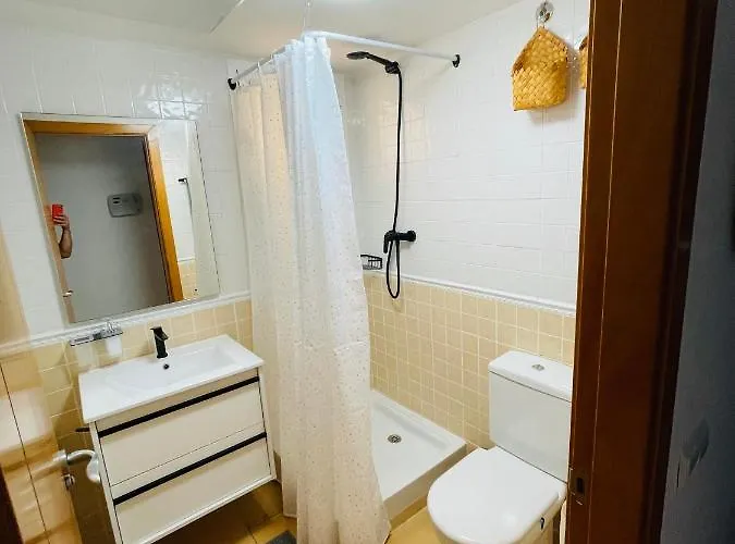 Apartment Schoene Mit Pool Und Terrasse.