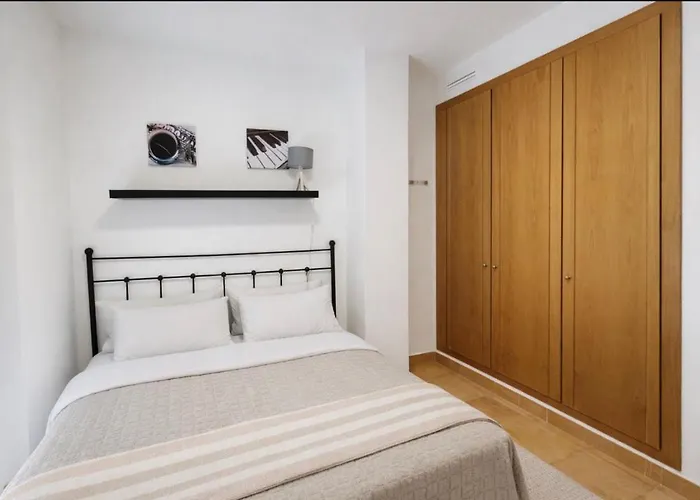 Apartment Schoene Mit Pool Und Terrasse.