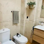 Schoene Mit Pool Und Terrasse. Апартаменты Дения