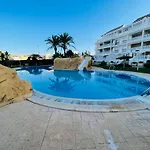 Schoene Mit Pool Und Terrasse. Дения