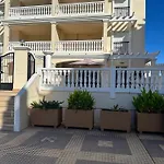 Schoene Mit Pool Und Terrasse. Апартаменты *