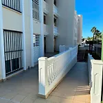 Schoene Mit Pool Und Terrasse. * Дения