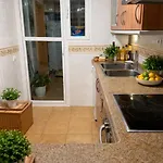 Schoene Mit Pool Und Terrasse. Апартаменты Дения