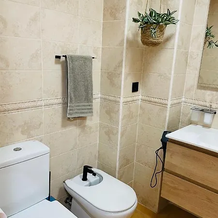 Schoene Mit Pool Und Terrasse. Appartement Dénia