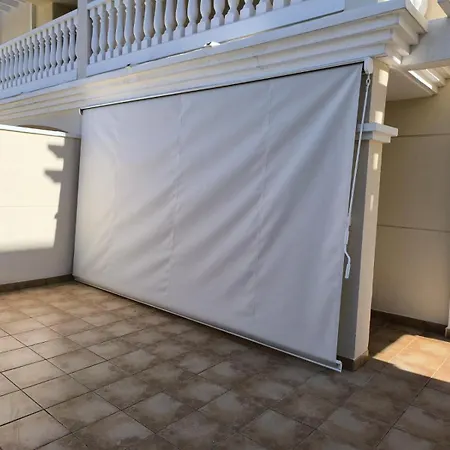 Schoene Mit Pool Und Terrasse. * Дения