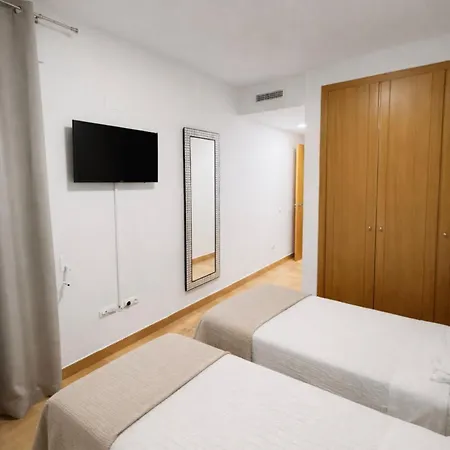 Schoene Mit Pool Und Terrasse. Apartamento Dénia