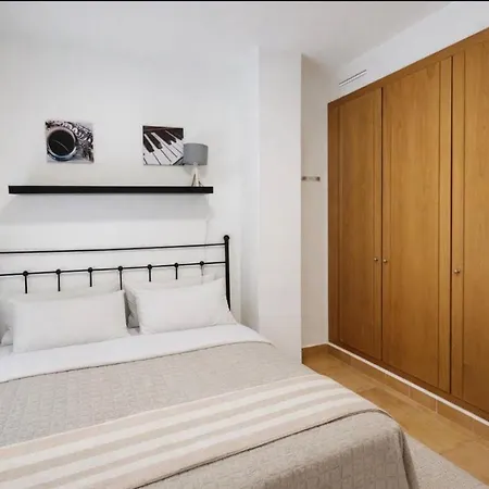 Appartement Schoene Mit Pool Und Terrasse.