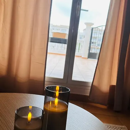 Schoene Mit Pool Und Terrasse. *