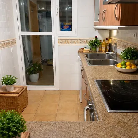 Schoene Mit Pool Und Terrasse. Apartamento Dénia