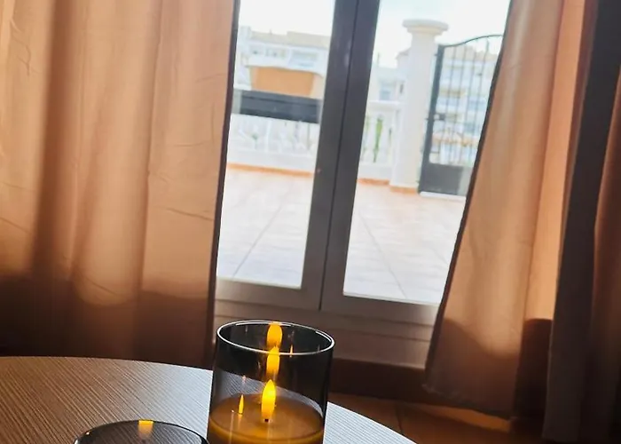 Schoene Mit Pool Und Terrasse. *