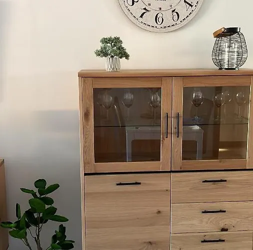 公寓 Schoene Mit Pool Und Terrasse.