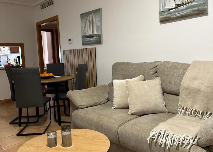 公寓 Schoene Mit Pool Und Terrasse.