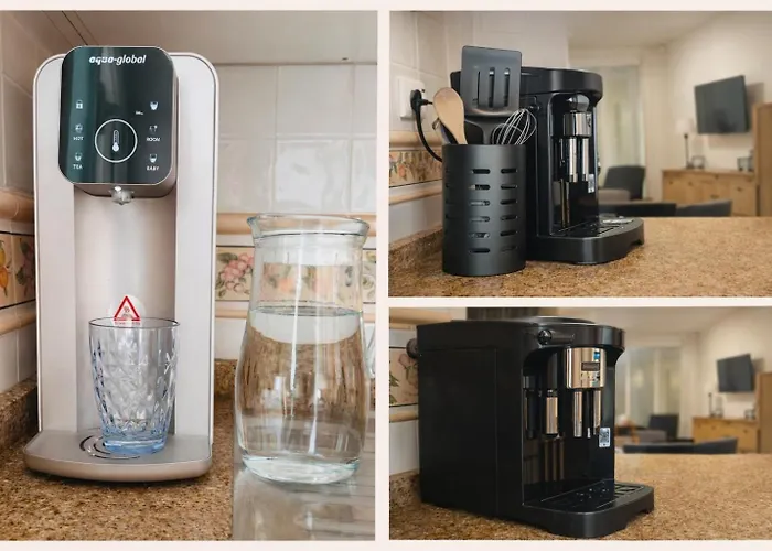 Schoene Mit Pool Und Terrasse. 公寓